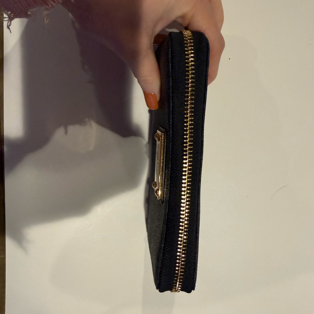 Michael Kors Jet Set Travel Continental Wallet - Picture 3 of 12